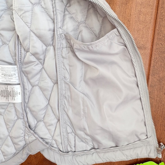 NWT Free Country Ladies Quilted Sherpa Vest Size M Gray - Picture 10 of 11